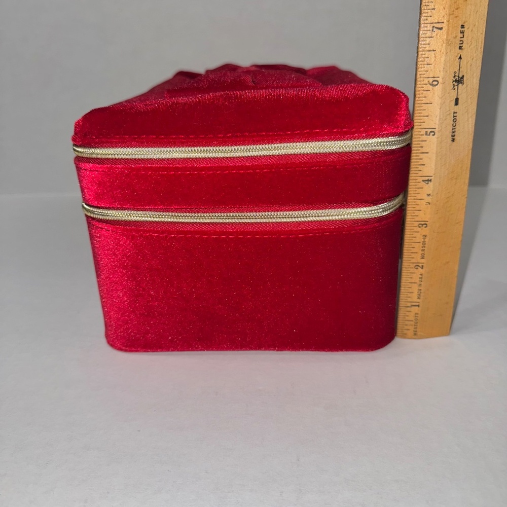 Estee Lauder 2024 Red Bow Handle Train Case-Makeup Bag-Velvet-2 Compartments - Picture 5 of 10